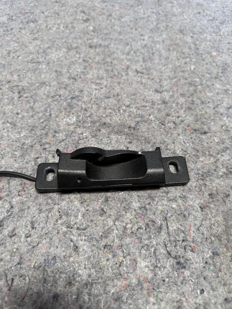 C7 Corvette Targa Top Latch Striker Plate 23452974 OEM – photo 3