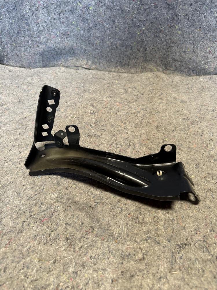 2007-2015 Audi Front Left Passenger Side Fender Mount Bracket OEM – photo 3