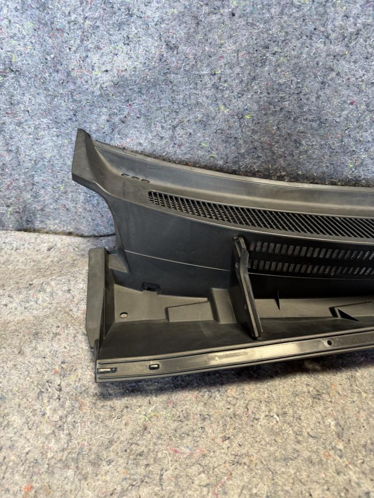 Scion Xb Cowl Vent Windshield Wiper Screen Trim Panel Cover 5575112140 OEM – photo 4