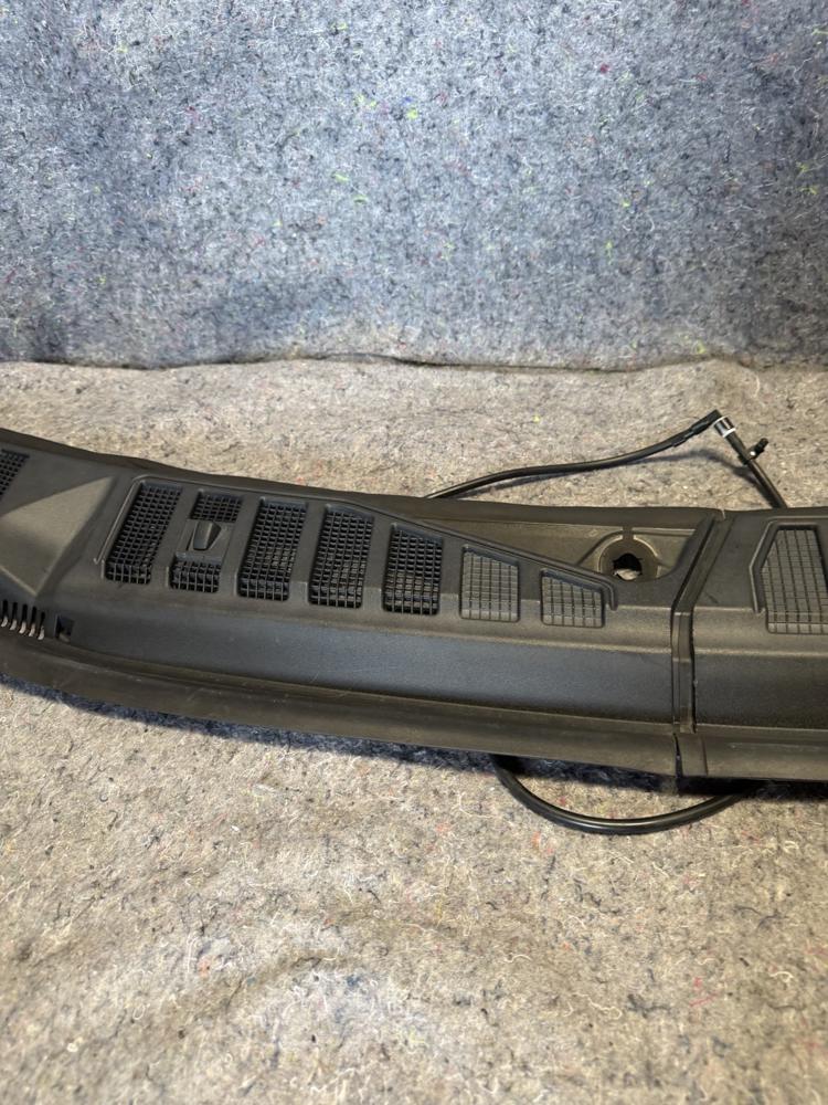 Ford Expedition Windshield Right Side Wiper Cowl Cover Panel JL1B780222ADW OEM – photo 4