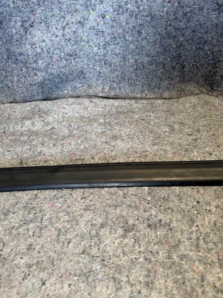 Ford Upper Weather Strip JL1Z7843720A OEM – photo 4