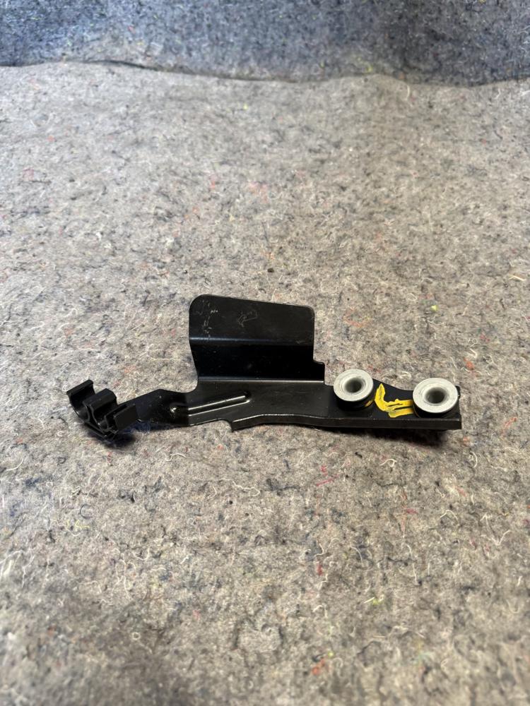 03-08 250Z 03-07 G35 Coupe Fuel Line Evap Hose Bracket Mounted to Chassis OEM – photo 1