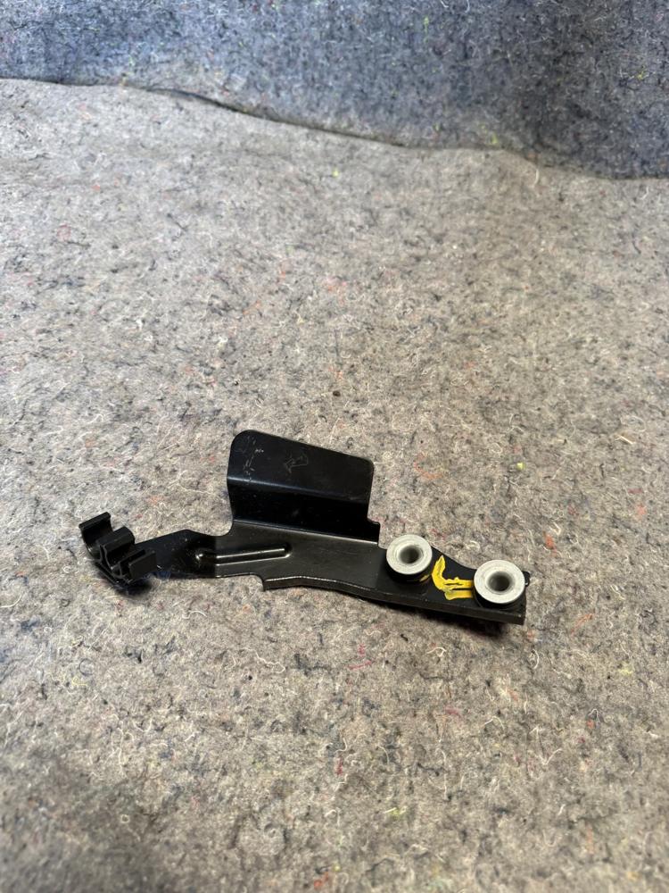 03-08 250Z 03-07 G35 Coupe Fuel Line Evap Hose Bracket Mounted to Chassis OEM – photo 3