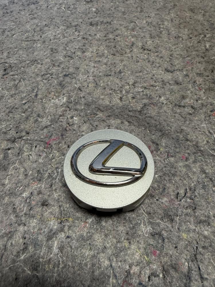 Center Cap Lexus 4260330540 Wheel OEM Hubcap – photo 1