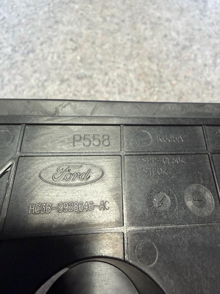 Ford F250 F350 Gas Fuel Hose Fill Neck Door Cover Plate HC3B9928646AC OEM – photo 2