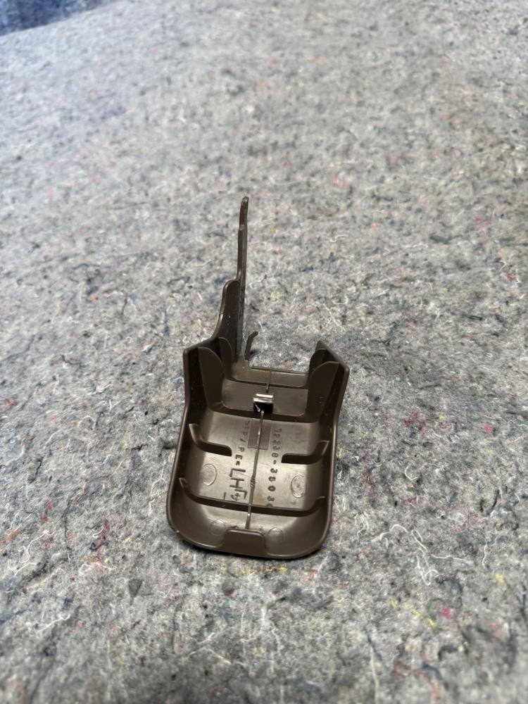 Toyota 4RUNNER Front Left Front Outer Seat Bolt Cover OEM – photo 2