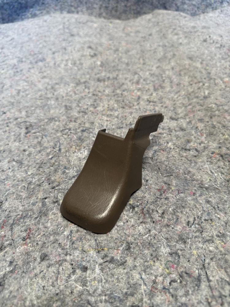 Toyota 4RUNNER Front Left Front Outer Seat Bolt Cover OEM – photo 3