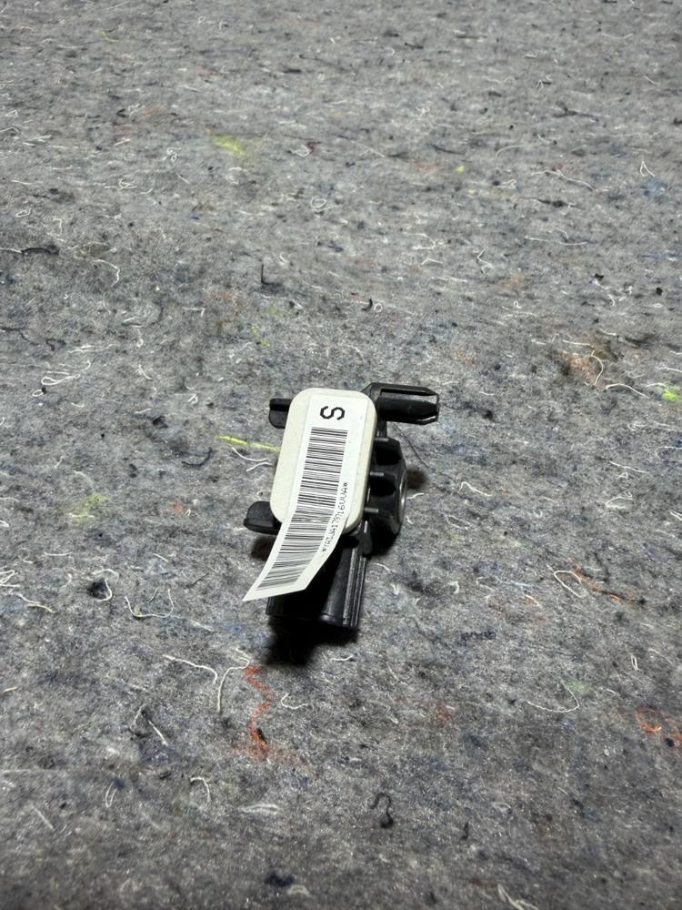 14-21 Infiniti Rear Left Sensor 988303JA0A OEM – photo 3