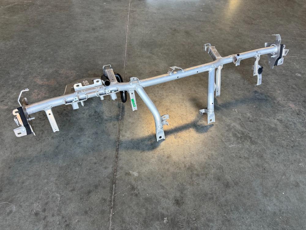 Mercedes AMG GTR Dashboard Panel Crossmember Carrier Bracket A1906200000 OEM – photo 1
