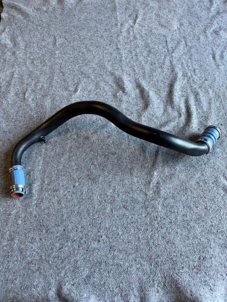 2018-2021 Ford Expedition Engine Intercooler Hose Tube HL34-6F075-AA OEM – photo 1